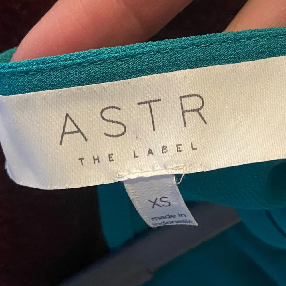 ASTR the label‎ Turquoise Surplice Ruffle Romper Size XS